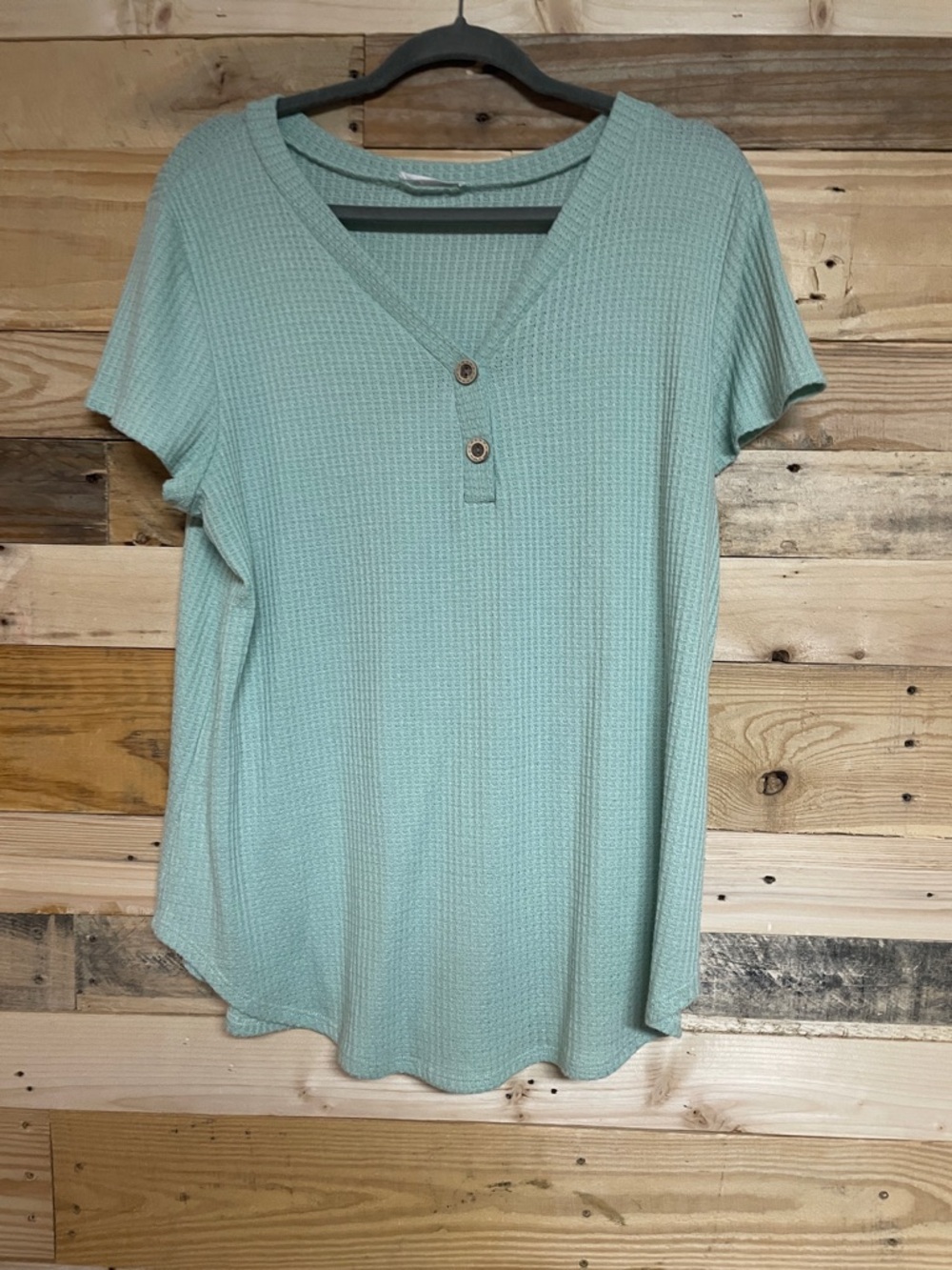 Bombom size XL Sage Green Waffle Knit V-Neck Short Sleeve Top with Button Detail